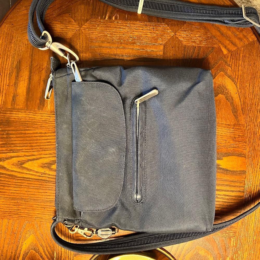Travelon Crossbody Anti-theft